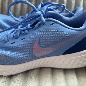 Nike Women's Light Blue Athletic Shoes